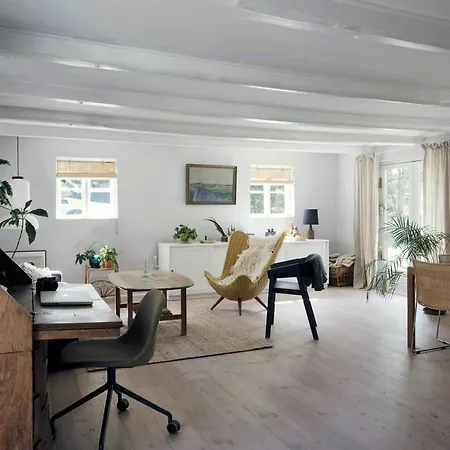 Peaceful Forest Idyll In Timber House For Families Casa vacanze *